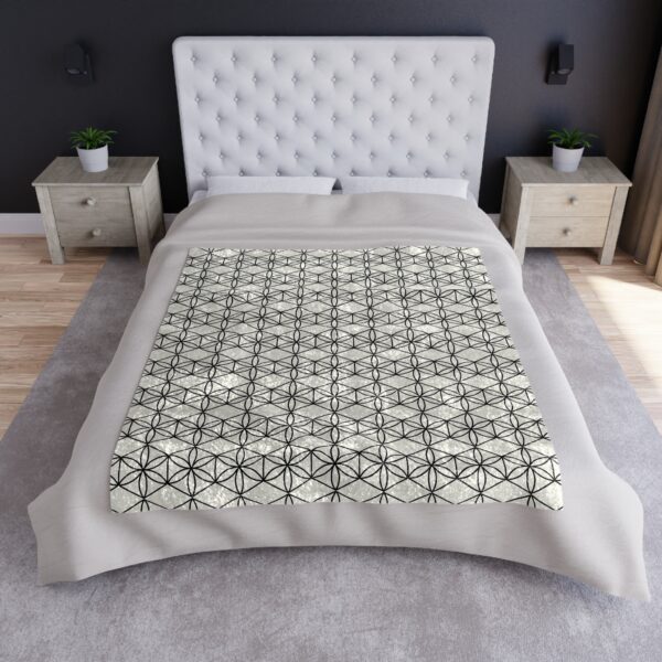 Crushed Velvet Pattern Blanket - Image 2